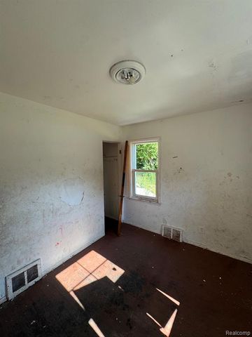 18811 Kelly Road, Detroit, MI 48224