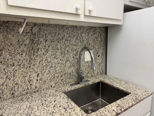 4725 NW 7th Street 2063, Miami, FL 33126