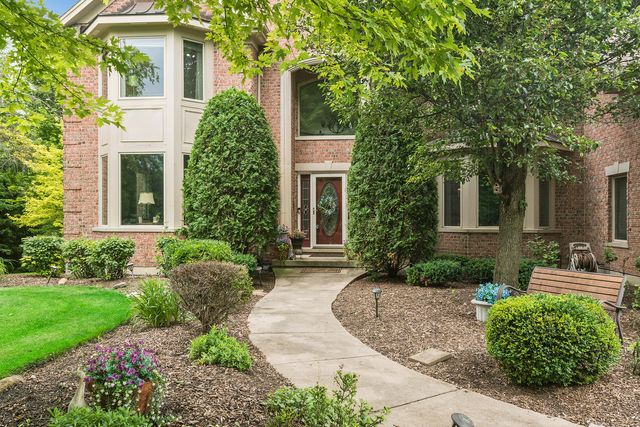 8 ROSE Lane, Hawthorn Woods, IL 60047