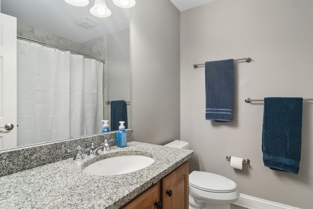 8 ROSE Lane, Hawthorn Woods, IL 60047