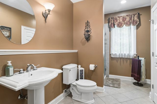 8 ROSE Lane, Hawthorn Woods, IL 60047