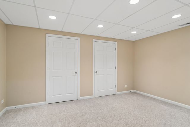 8 ROSE Lane, Hawthorn Woods, IL 60047