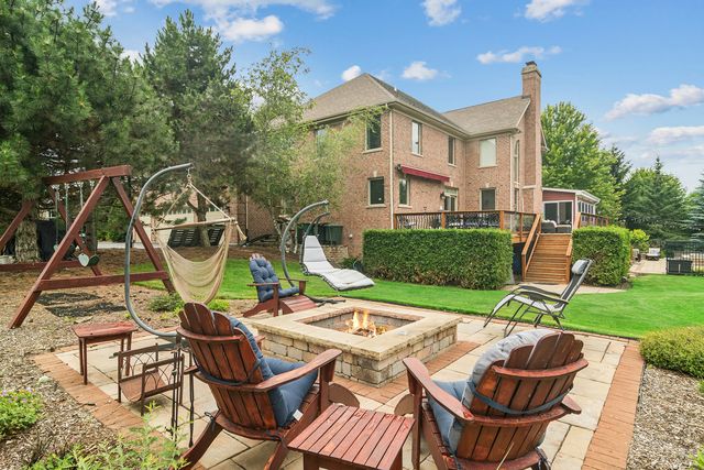 8 ROSE Lane, Hawthorn Woods, IL 60047