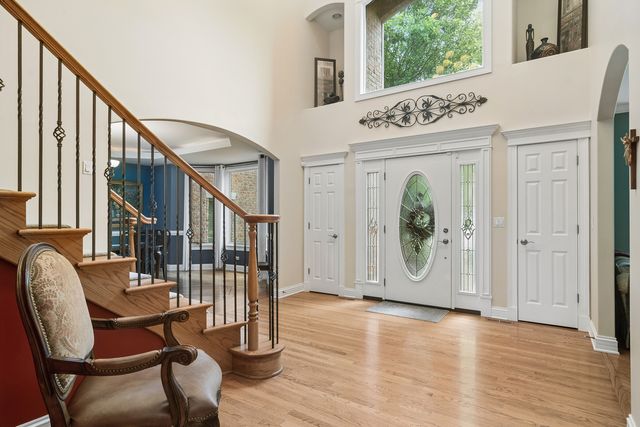8 ROSE Lane, Hawthorn Woods, IL 60047