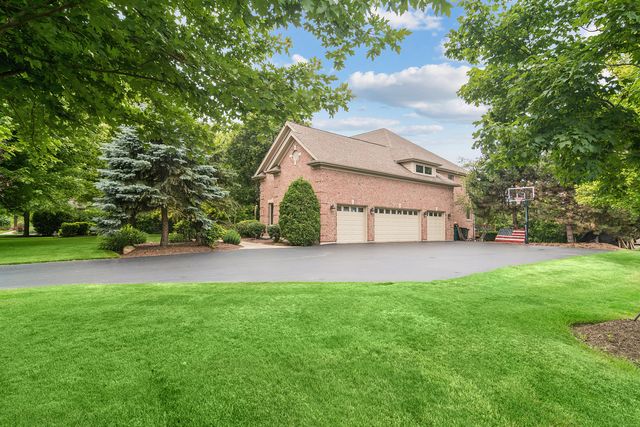 8 ROSE Lane, Hawthorn Woods, IL 60047