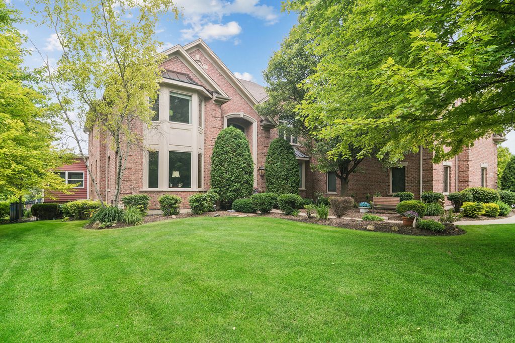 8 ROSE Lane, Hawthorn Woods, IL 60047