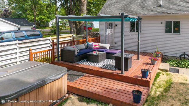 4206 Watson Avenue, Holt, MI 48842
