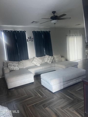 809 Desert Moon Drive, El Paso, TX 79928