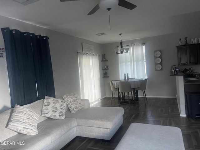 809 Desert Moon Drive, El Paso, TX 79928