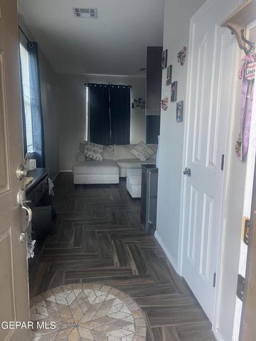 809 Desert Moon Drive, El Paso, TX 79928