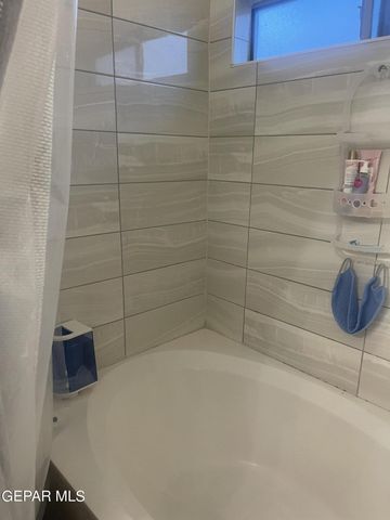 809 Desert Moon Drive, El Paso, TX 79928