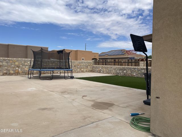 809 Desert Moon Drive, El Paso, TX 79928