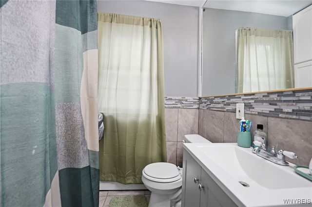 77 Connelly Avenue, Buffalo, NY 14215