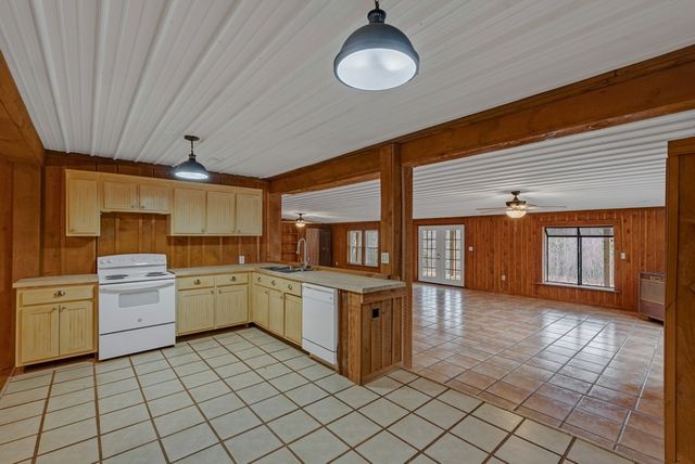 233 MacArthur Ln, Walling, TN 38587