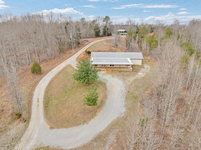 233 MacArthur Ln, Walling, TN 38587