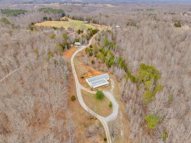 233 MacArthur Ln, Walling, TN 38587