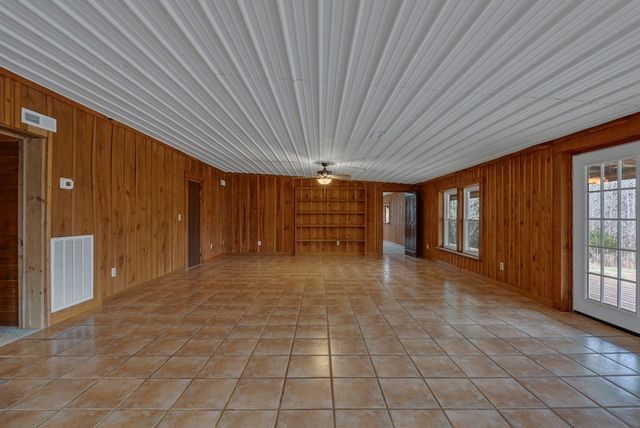 233 MacArthur Ln, Walling, TN 38587