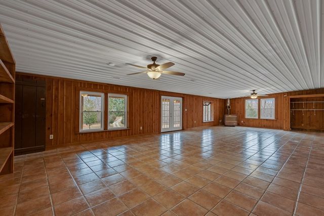 233 MacArthur Ln, Walling, TN 38587