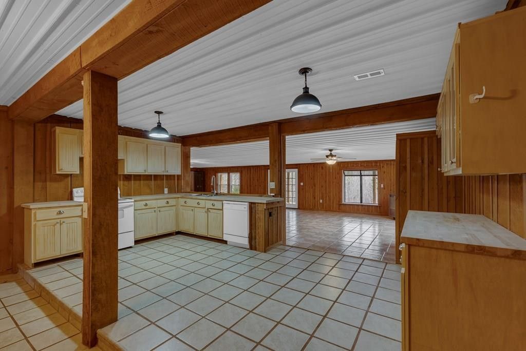 233 MacArthur Ln, Walling, TN 38587