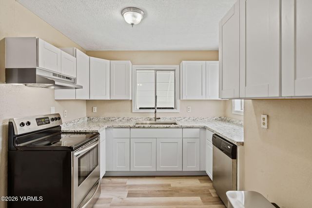 1521 Cornell Ave, Yakima, WA 98902