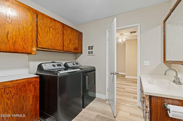 1521 Cornell Ave, Yakima, WA 98902