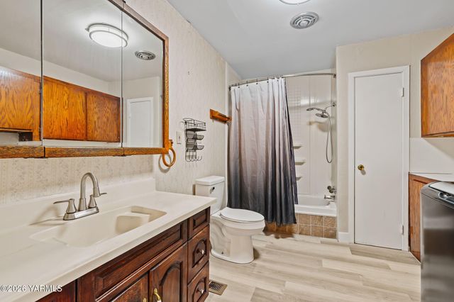 1521 Cornell Ave, Yakima, WA 98902