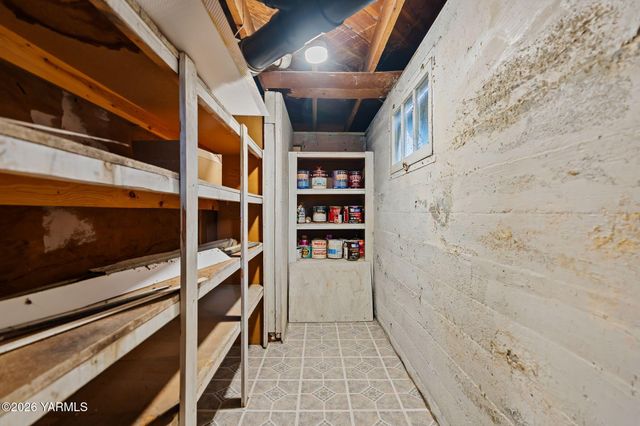 1521 Cornell Ave, Yakima, WA 98902