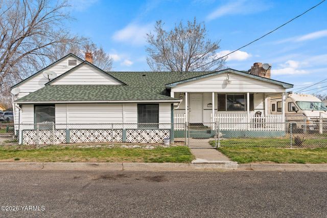 1521 Cornell Ave, Yakima, WA 98902