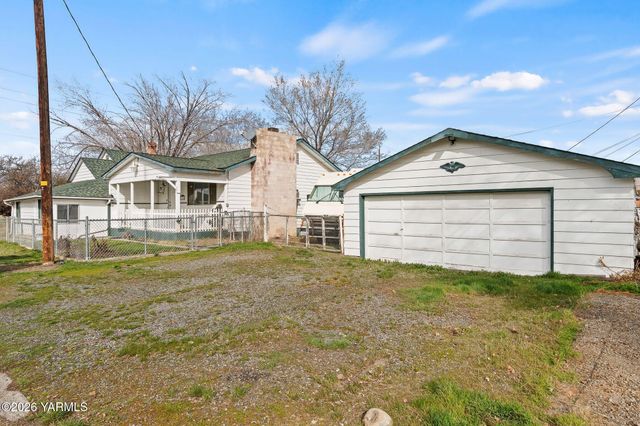 1521 Cornell Ave, Yakima, WA 98902