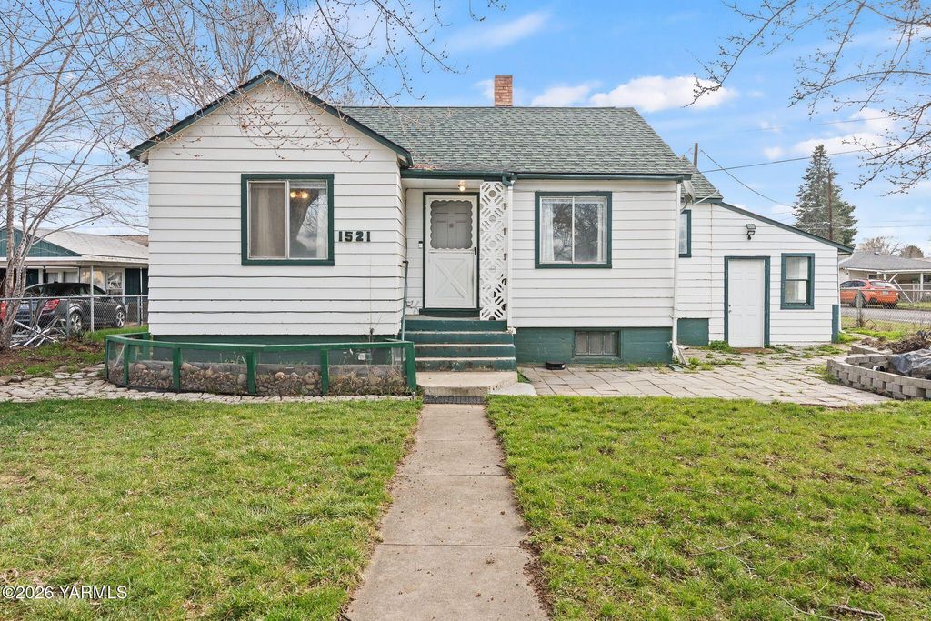 1521 Cornell Ave, Yakima, WA 98902