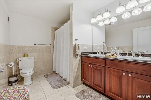 5114 City Place, Edgewater, NJ 07020