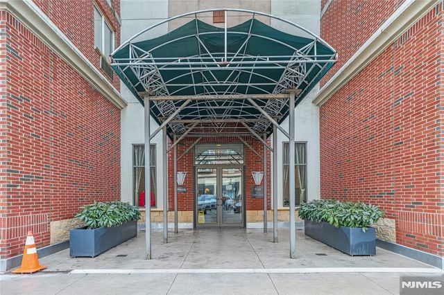 5114 City Place, Edgewater, NJ 07020