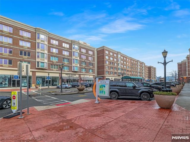 5114 City Place, Edgewater, NJ 07020