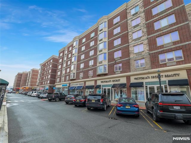 5114 City Place, Edgewater, NJ 07020