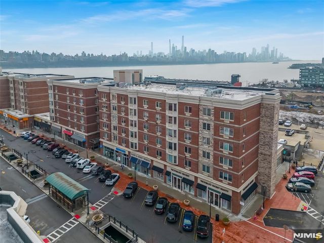 5114 City Place, Edgewater, NJ 07020