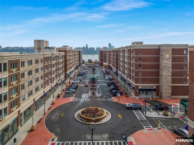 5114 City Place, Edgewater, NJ 07020