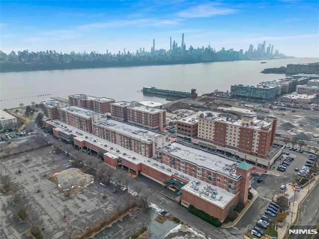 5114 City Place, Edgewater, NJ 07020