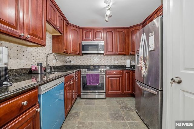 5114 City Place, Edgewater, NJ 07020