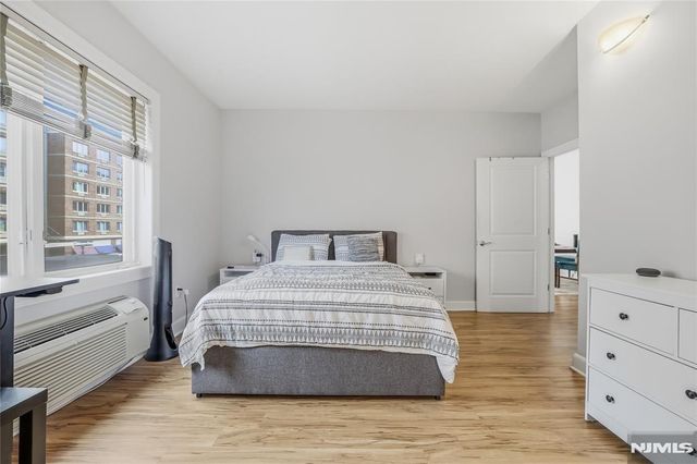 5114 City Place, Edgewater, NJ 07020