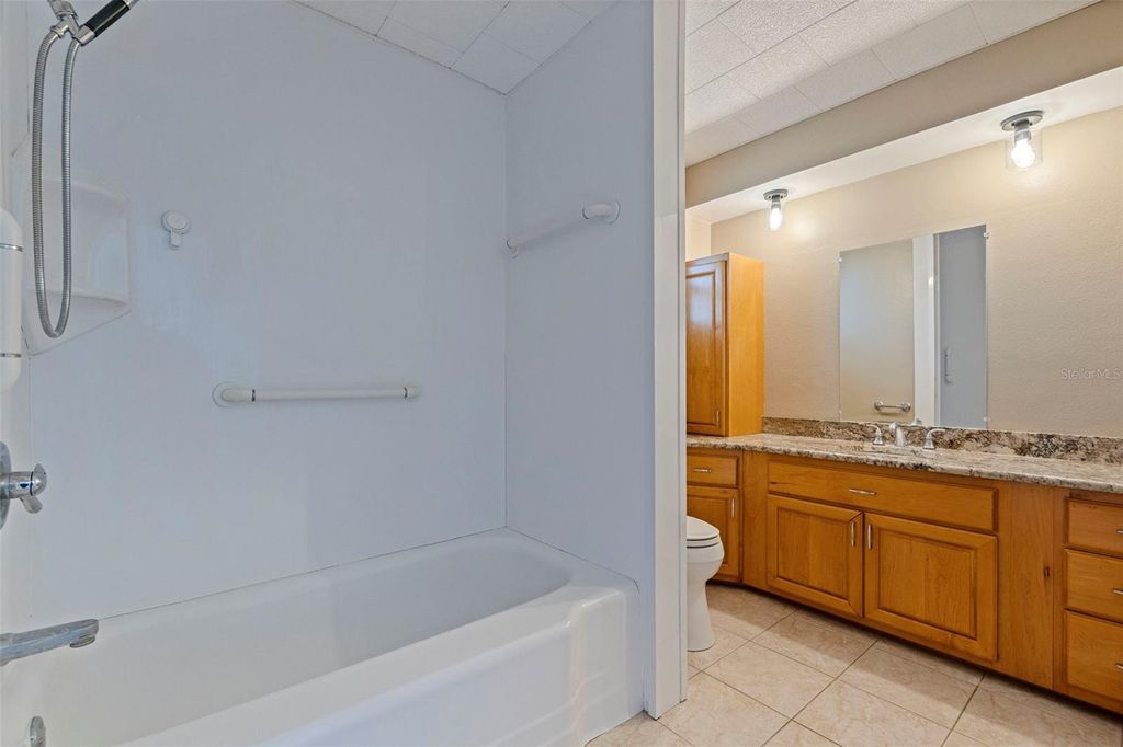 Image 22 of property listing at 1013 55TH TERRACE S, St Petersburg, FL 33705