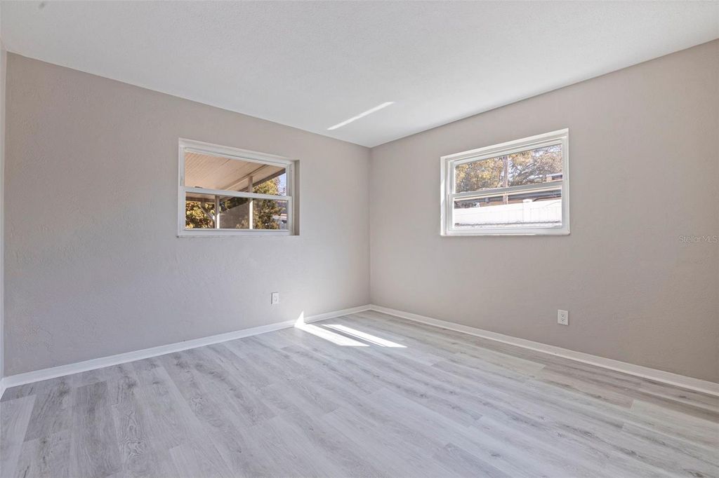 Image 29 of property listing at 1013 55TH TERRACE S, St Petersburg, FL 33705