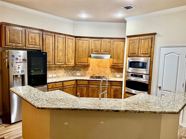2816 Lacompte Drive, Dallas, TX 75227