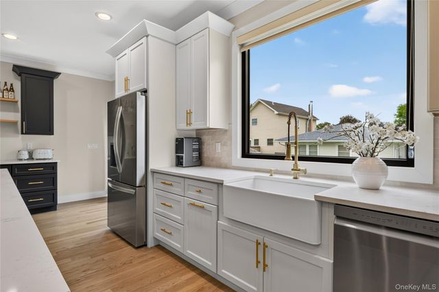 759 Pecan Street, Lindenhurst, NY 11757