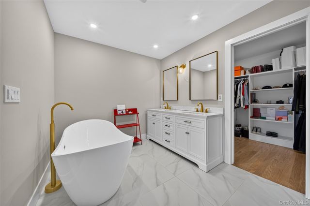 759 Pecan Street, Lindenhurst, NY 11757