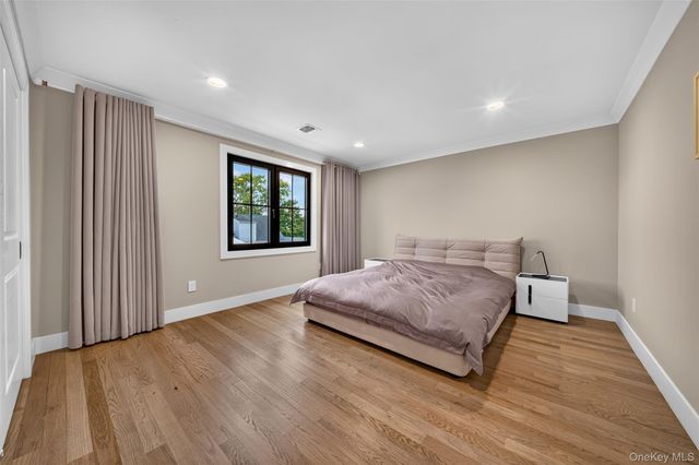 759 Pecan Street, Lindenhurst, NY 11757
