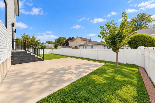 759 Pecan Street, Lindenhurst, NY 11757