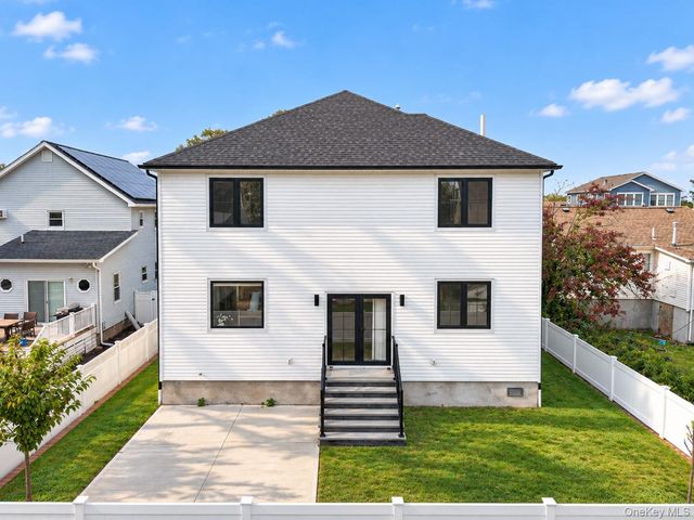 759 Pecan Street, Lindenhurst, NY 11757