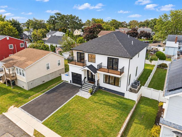 759 Pecan Street, Lindenhurst, NY 11757
