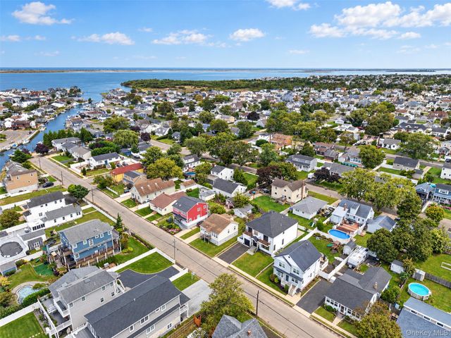 759 Pecan Street, Lindenhurst, NY 11757