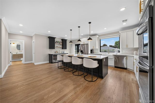 759 Pecan Street, Lindenhurst, NY 11757